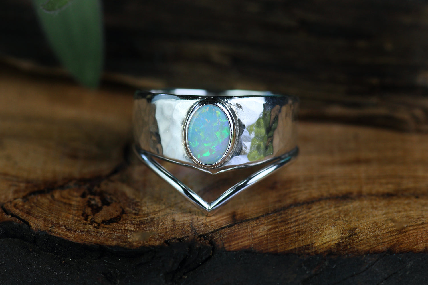 AURA LUNA Zauberhafter Boho Silberring mit Crystal Opal · EU 53