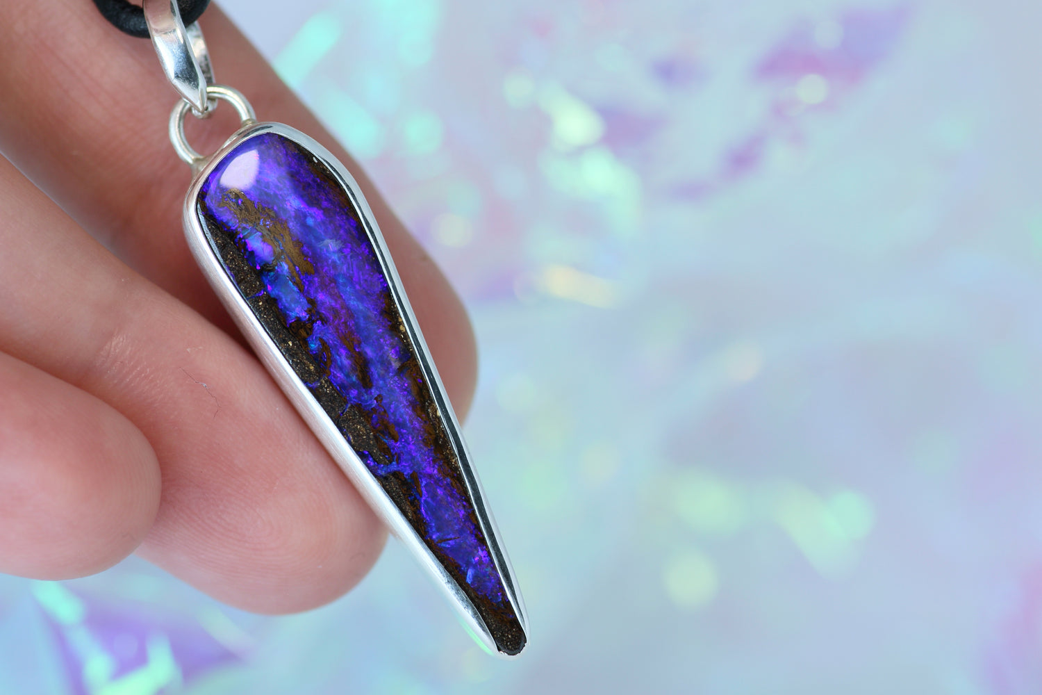 BLUE LAVA Boulder Opal Silberanhänger