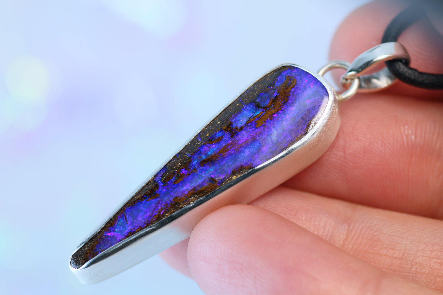 BLUE LAVA Boulder Opal Silberanhänger