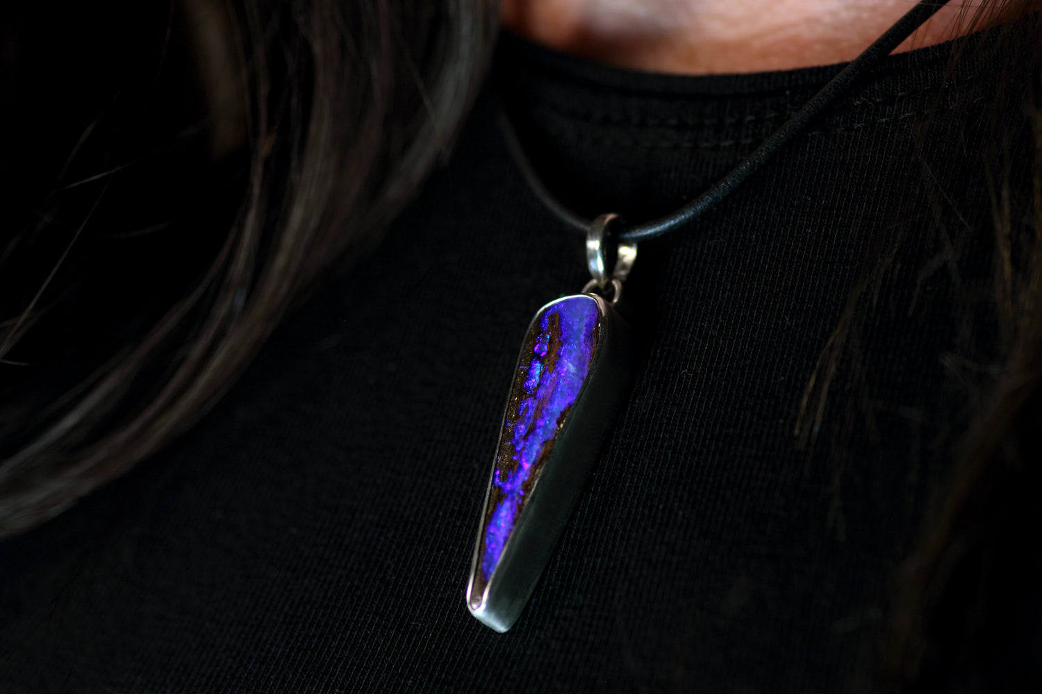 BLUE LAVA Boulder Opal Silberanhänger