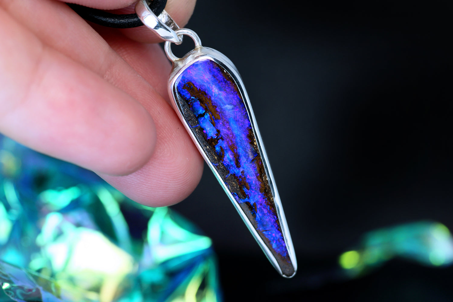 BLUE LAVA Boulder Opal Silberanhänger