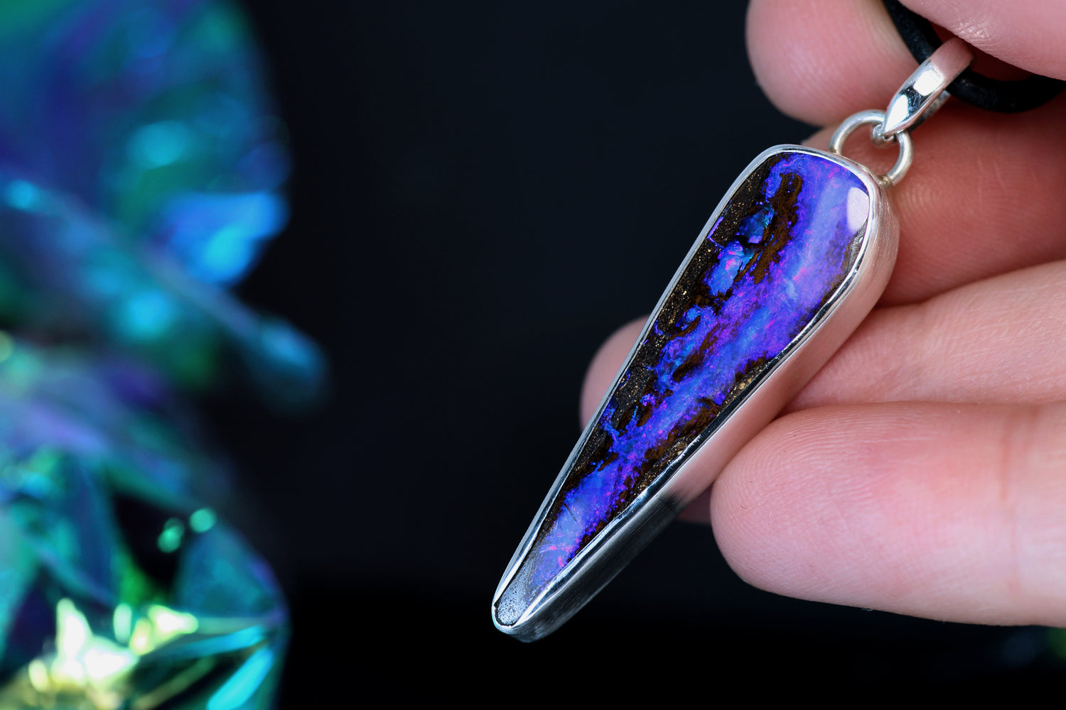 BLUE LAVA Boulder Opal Silberanhänger
