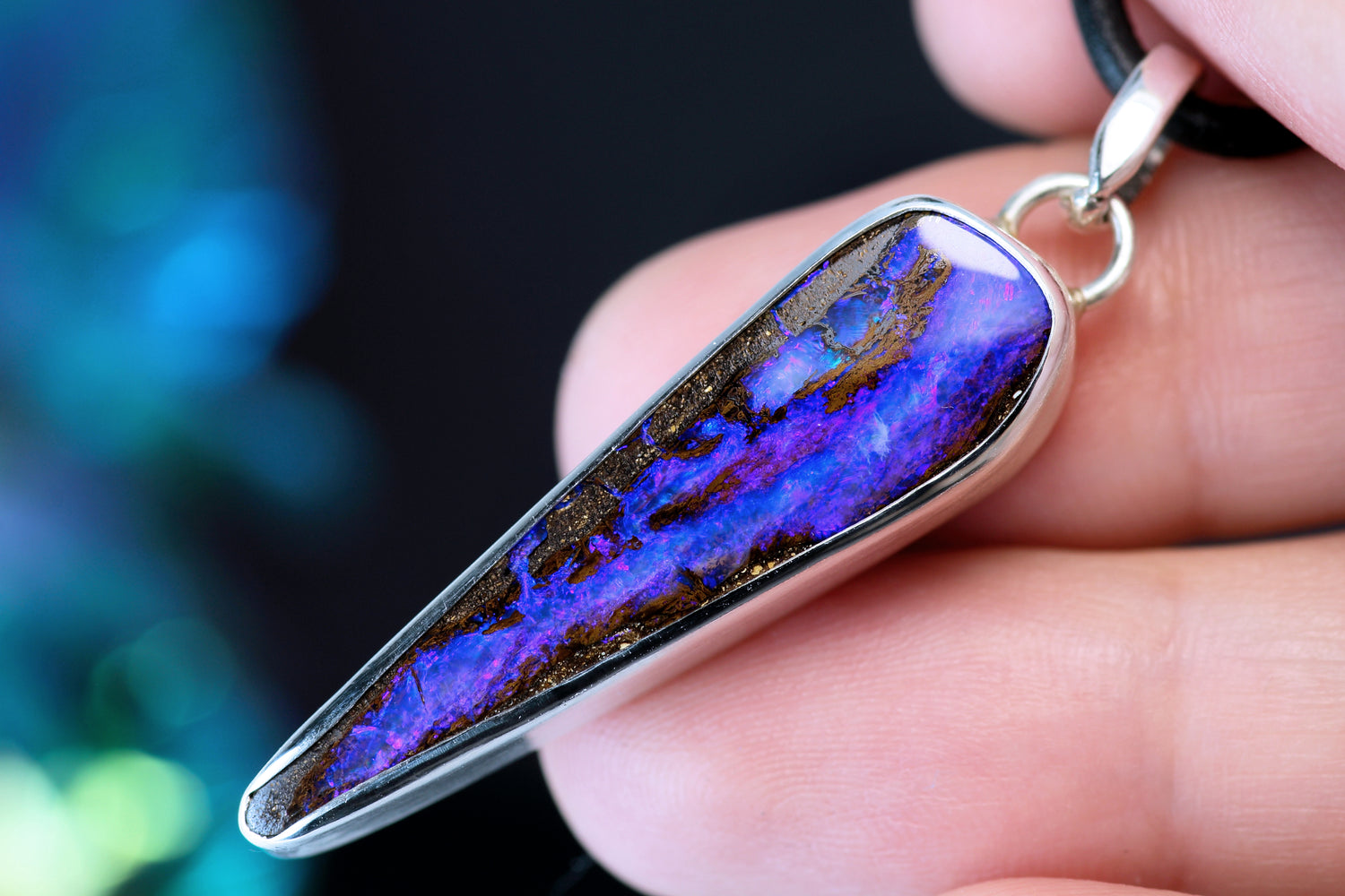 BLUE LAVA Boulder Opal Silberanhänger