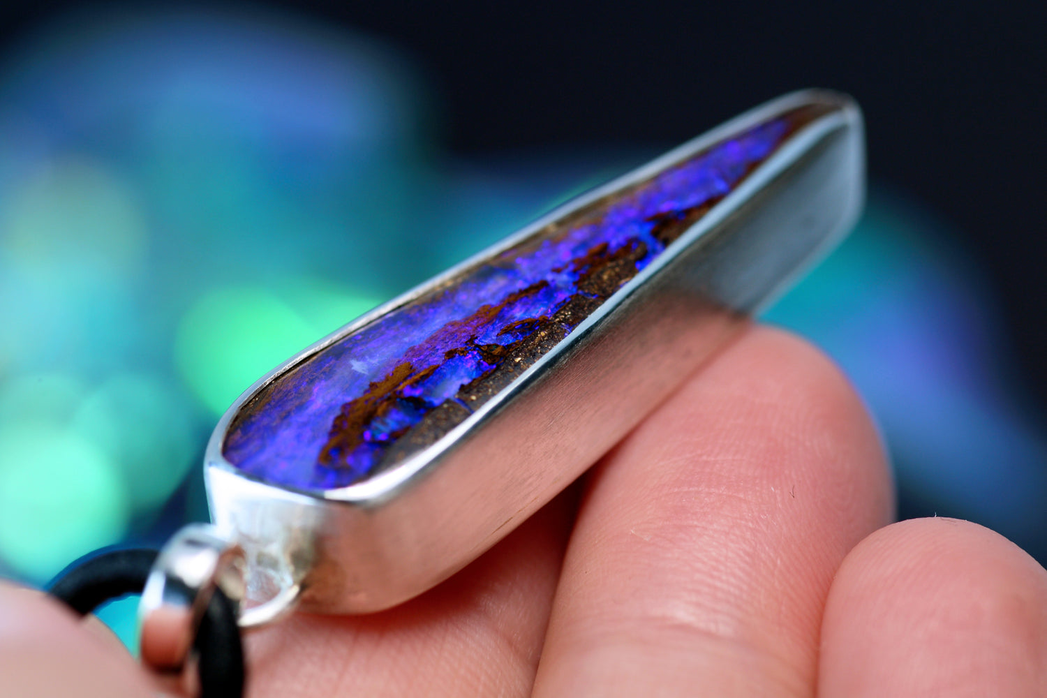 BLUE LAVA Boulder Opal Silberanhänger