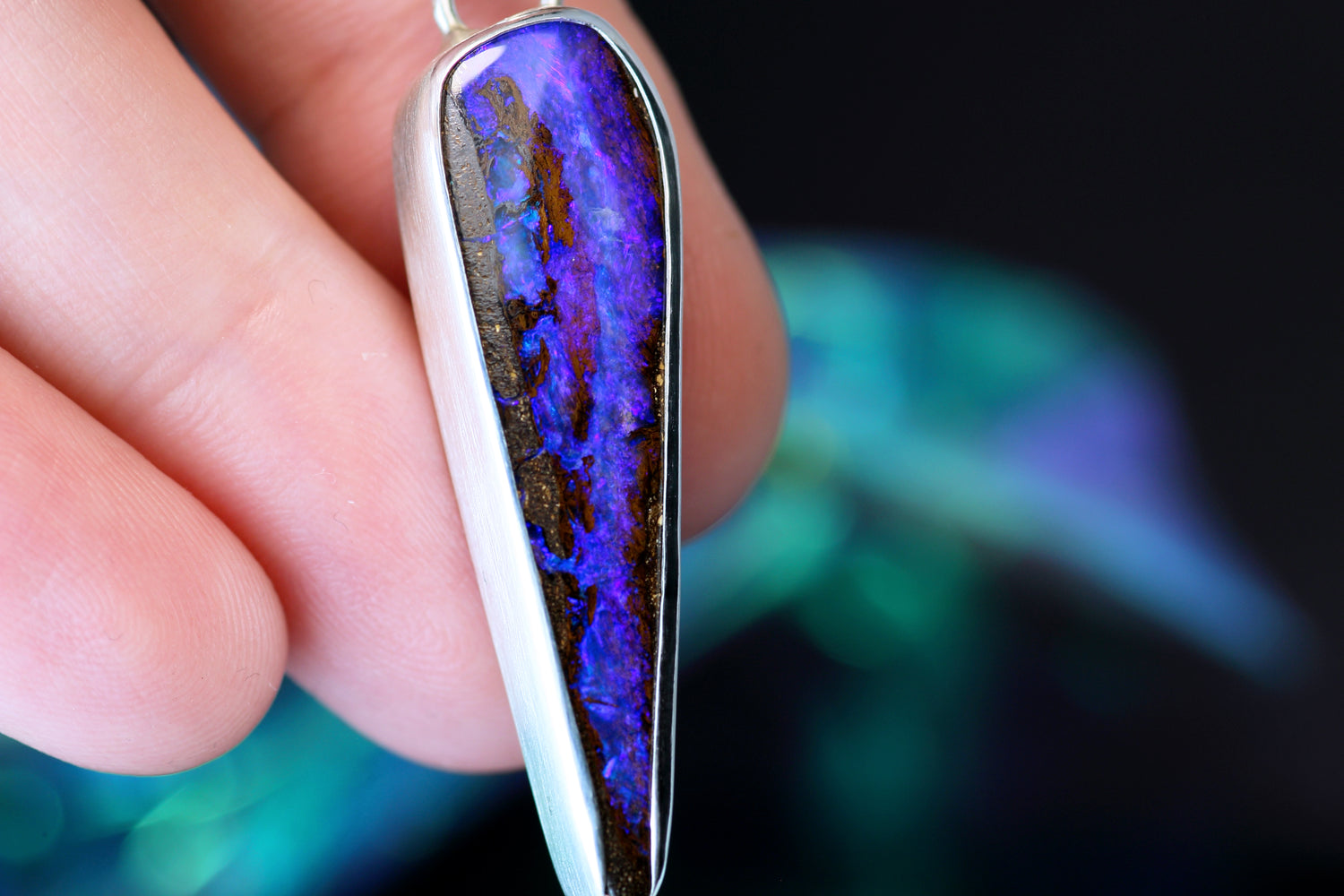 BLUE LAVA Boulder Opal Silberanhänger