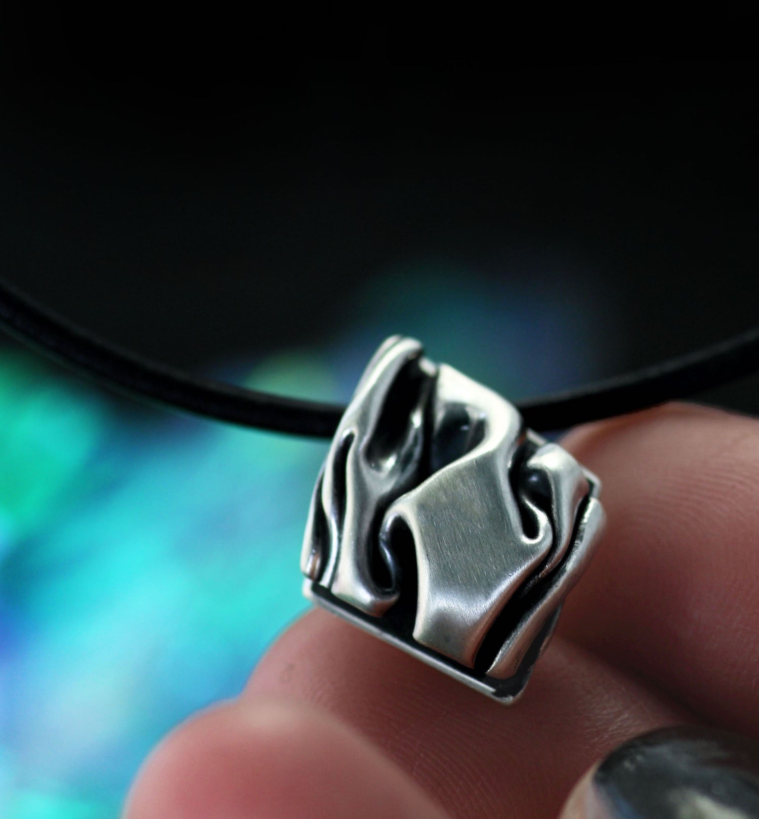 ONDINA Kunstvoller Anhänger aus Silber 925 mit Patina oder 18K Massiv-Gold