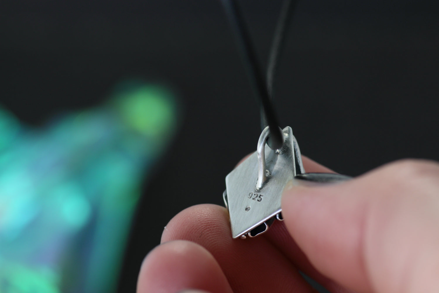 ONDINA Kunstvoller Anhänger aus Silber 925 mit Patina oder 18K Massiv-Gold