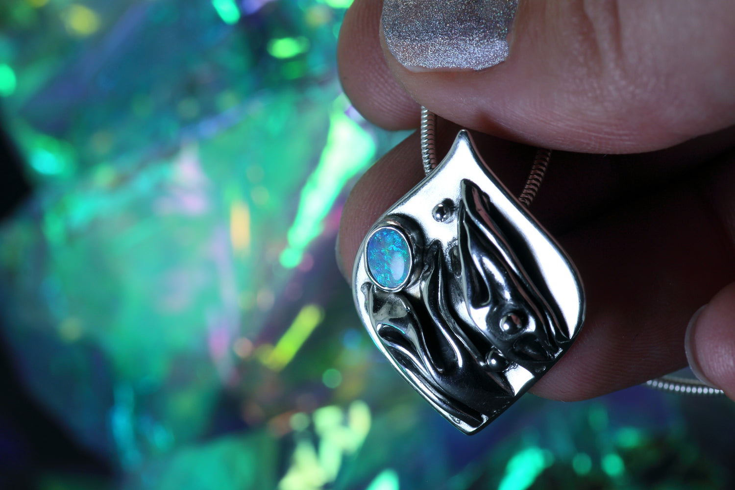 OASIS Silberanhänger mit grünblauem Lightning Ridge Opal