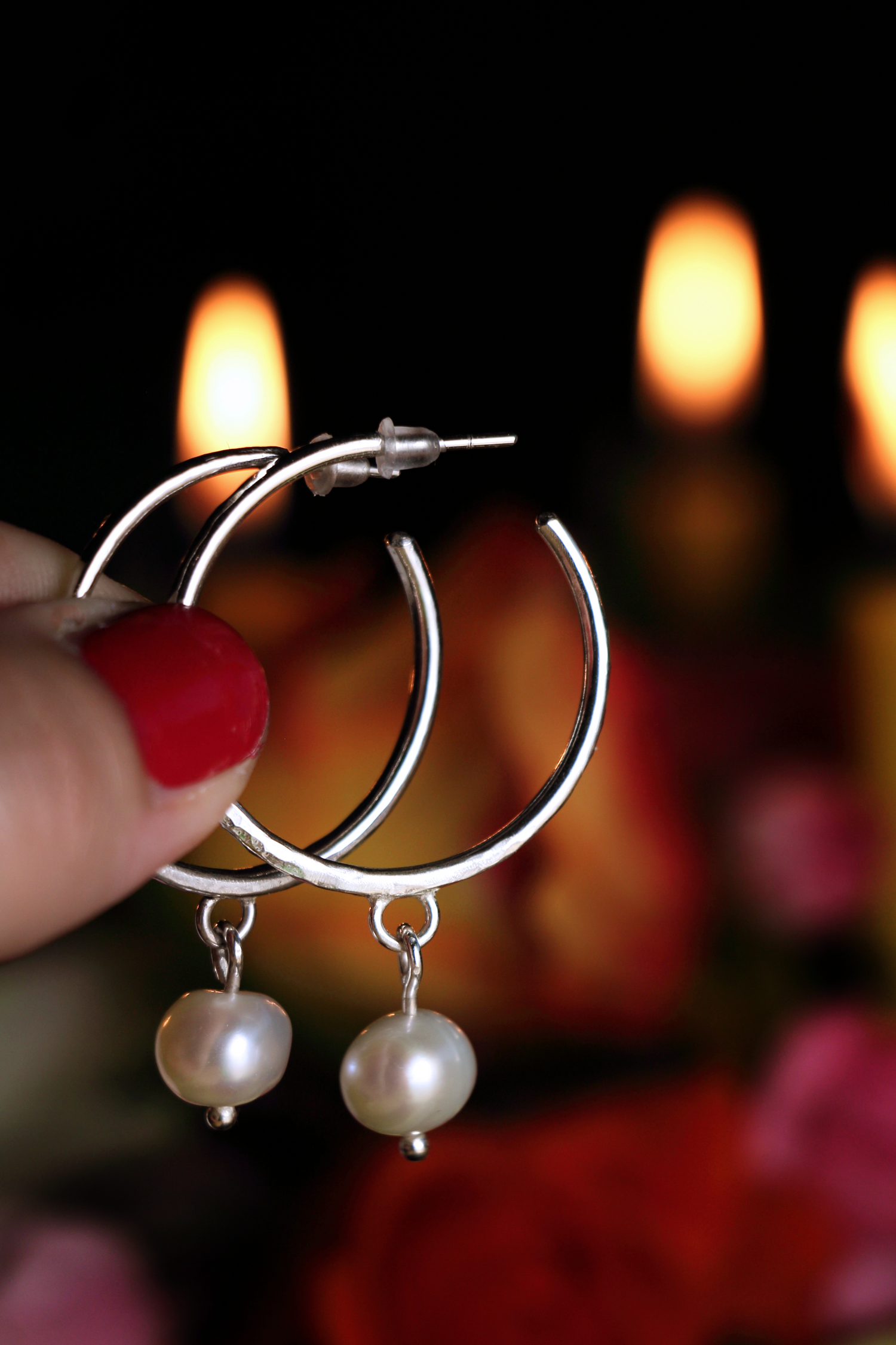 LUNA LACRIMA Silber-Creolen mit Perlen & Hammerschlag-Textur · Boho Silberohrringe · Handgemacht, einzigartig