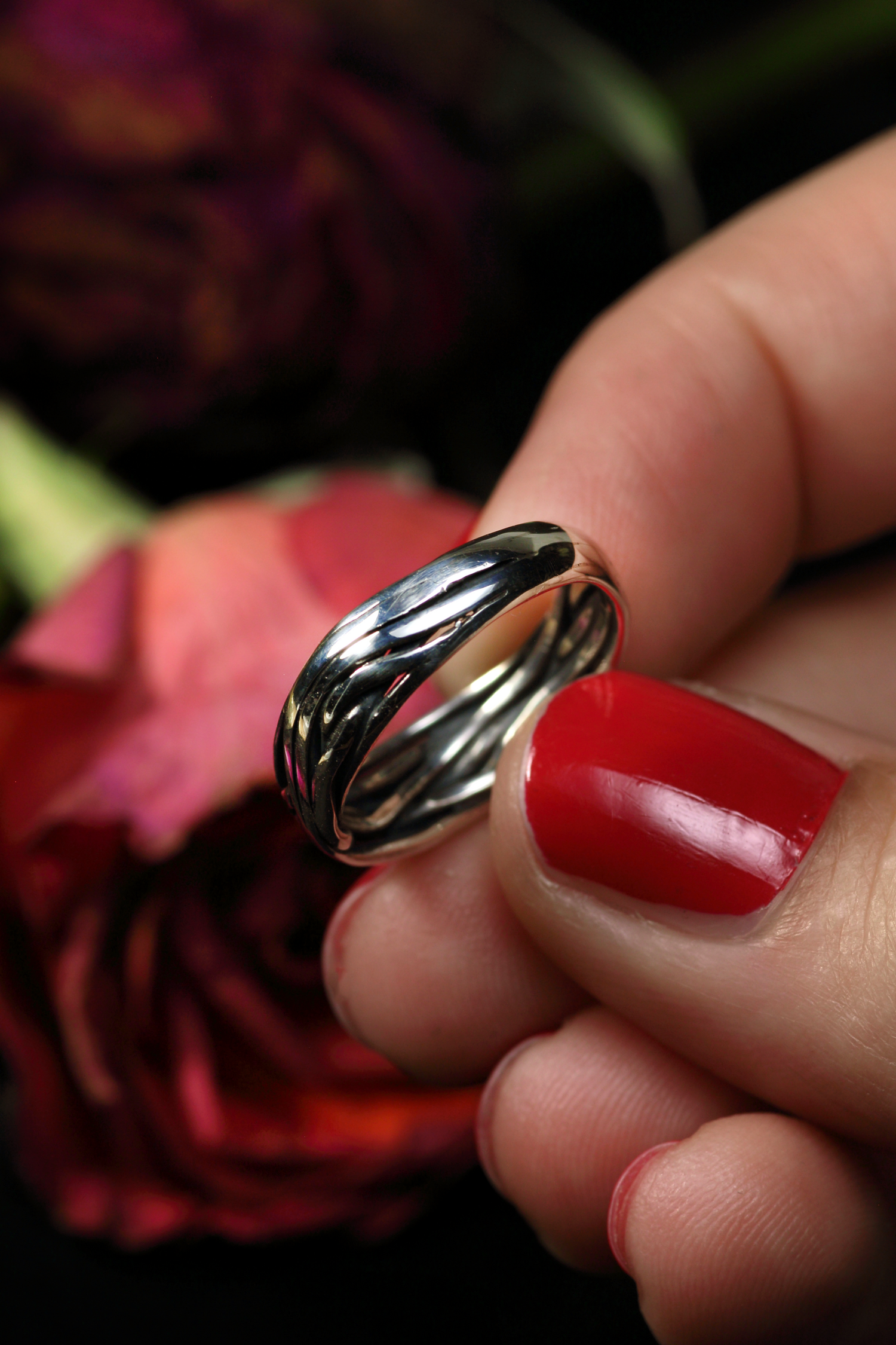 HERZ AUS GOLD – Infinity Ring aus Silber 925 mit handgefeiltem 18K Roségold Herz · Ringgrösse EU 53 -54