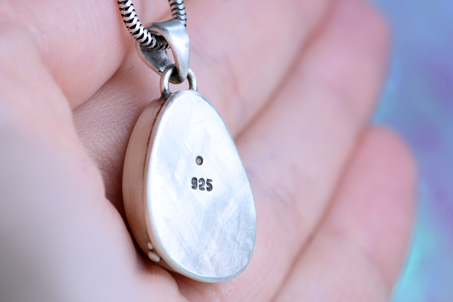 VIOLARIS Opal Anhänger aus Silber 925 · mit Wood Boulder Opal