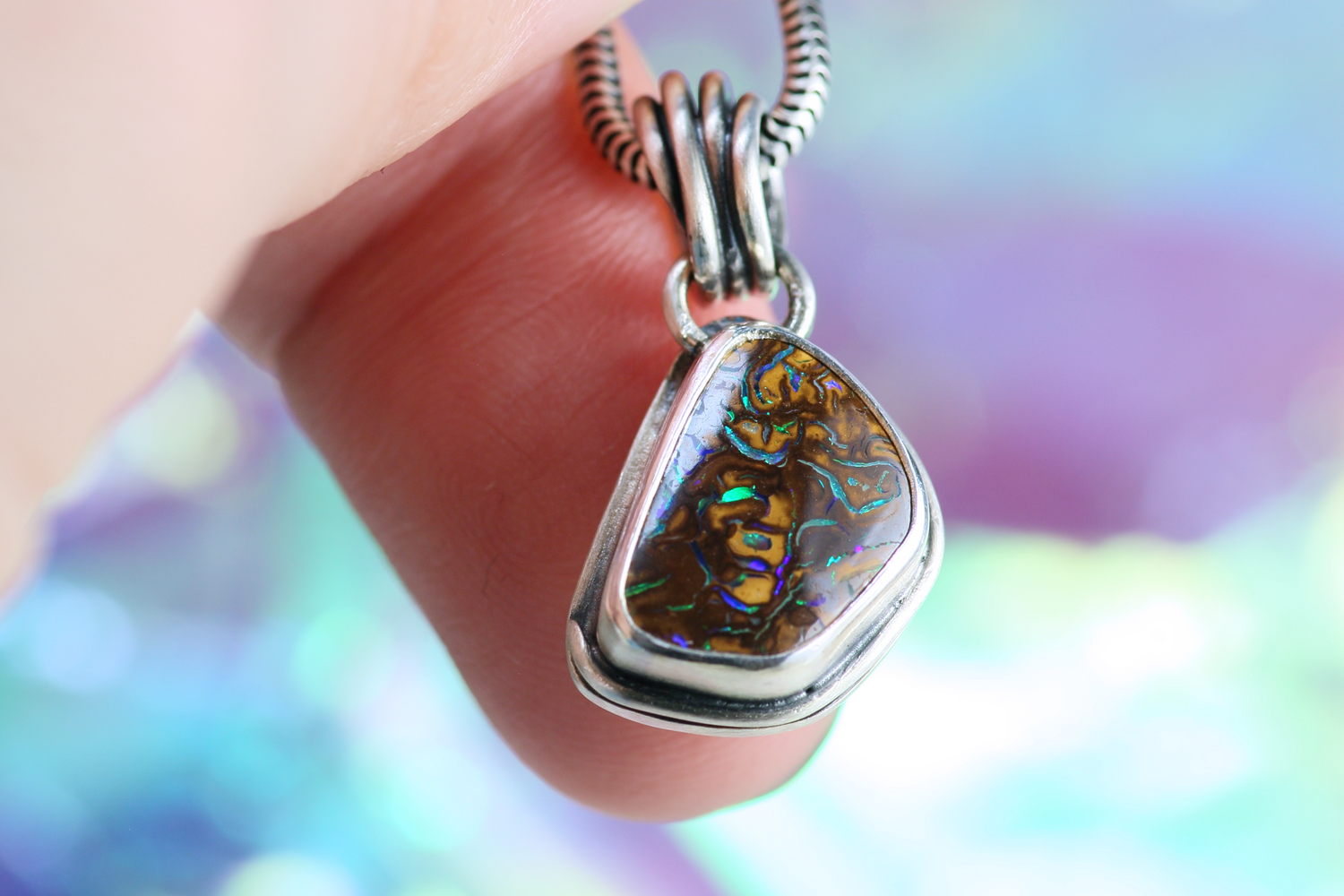 MATRIX LUX Silberanhänger mit australischem Matrix Opal – Handgemachter, einzigartiger Opalanhänger