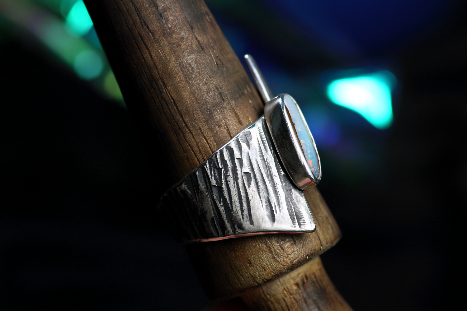 OPALUS MAGNUS Boho Silberrring mit australischem Opal – Handgemachter, einzigartiger Unisex Ring · Ringgrösse EU 65