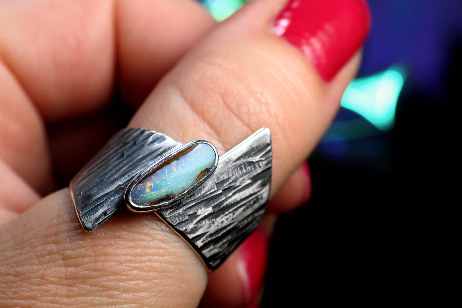 OPALUS MAGNUS Boho Silberrring mit australischem Opal – Handgemachter, einzigartiger Unisex Ring · Ringgrösse EU 65