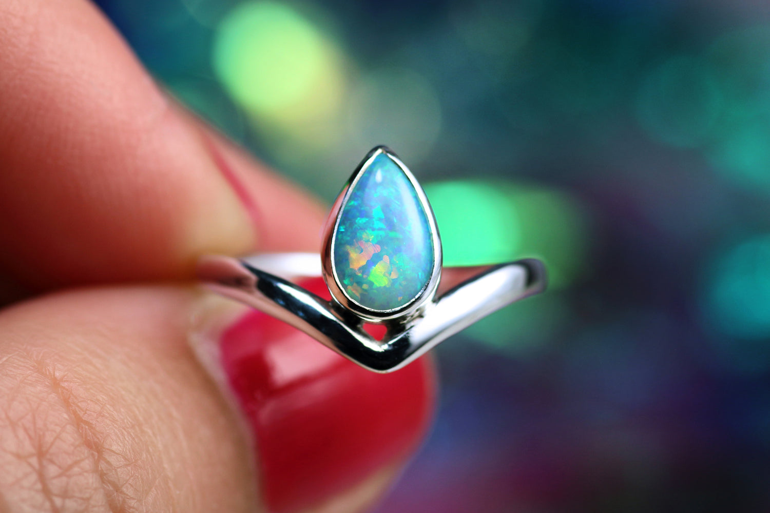 LACRIMA Boho Silberrring mit australischem Opal – Handgemachter, einzigartiger Damenring · Ringgrösse EU 52