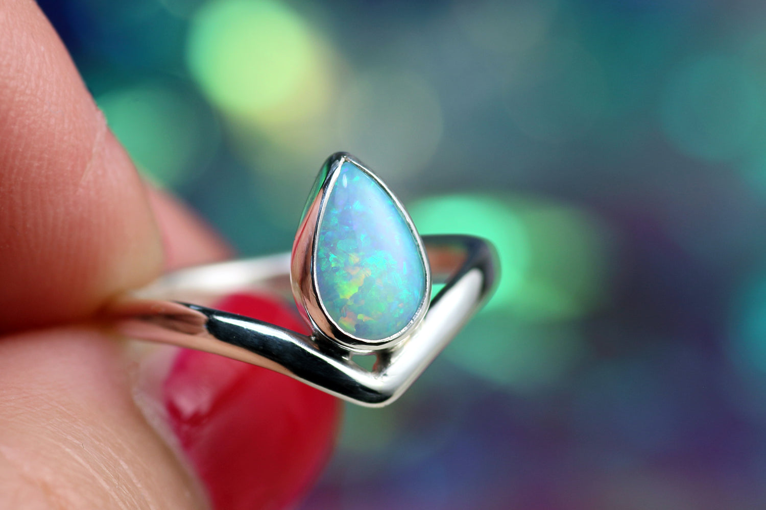 LACRIMA Boho Silberrring mit australischem Opal – Handgemachter, einzigartiger Damenring · Ringgrösse EU 52