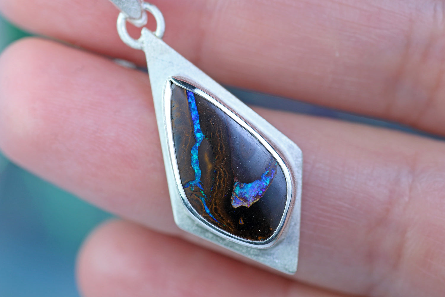 ARCANA LAGUNA Silberanhänger mit australischem Opal – Mystischer Silberschmuck