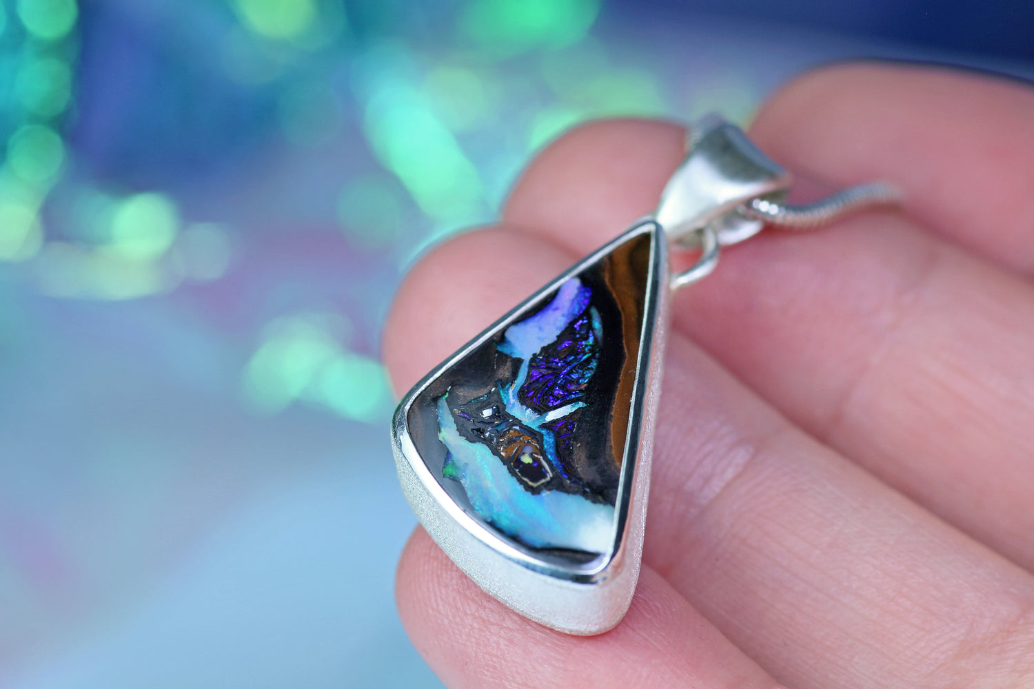 ARCANA MARINA Silberanhänger mit australischem Opal – Mystischer Silberschmuck