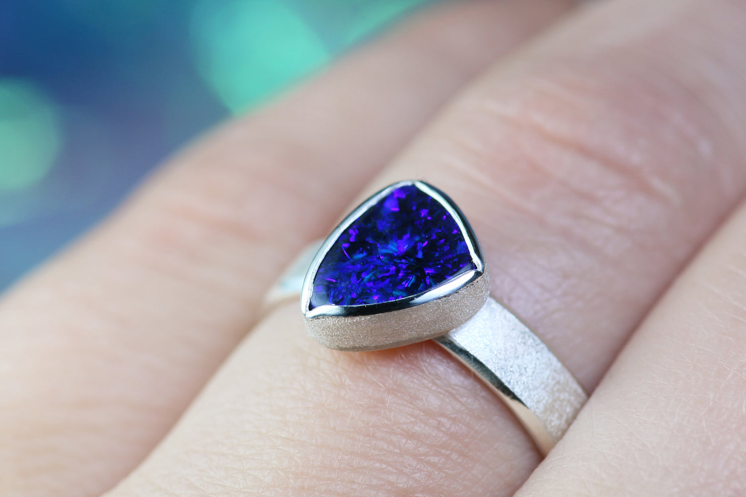 STELLA OBSCURA Silberring mit australischem Opal – Ringgrösse EU 57