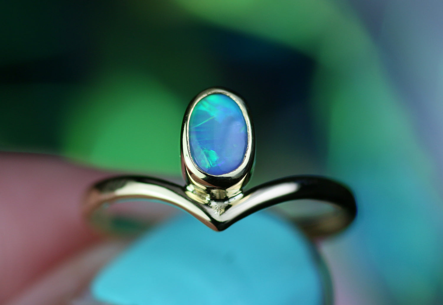 AUREA LAGUNA Opalring aus 18K Gelbgold · Ringgrösse EU 50