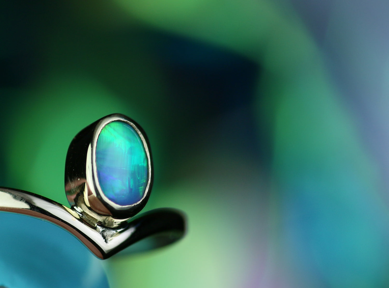 AUREA LAGUNA Opalring aus 18K Gelbgold · Ringgrösse EU 50