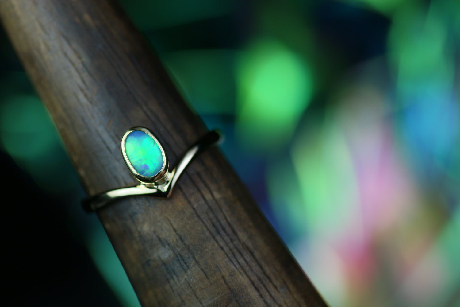 AUREA LAGUNA Opalring aus 18K Gelbgold · Ringgrösse EU 50