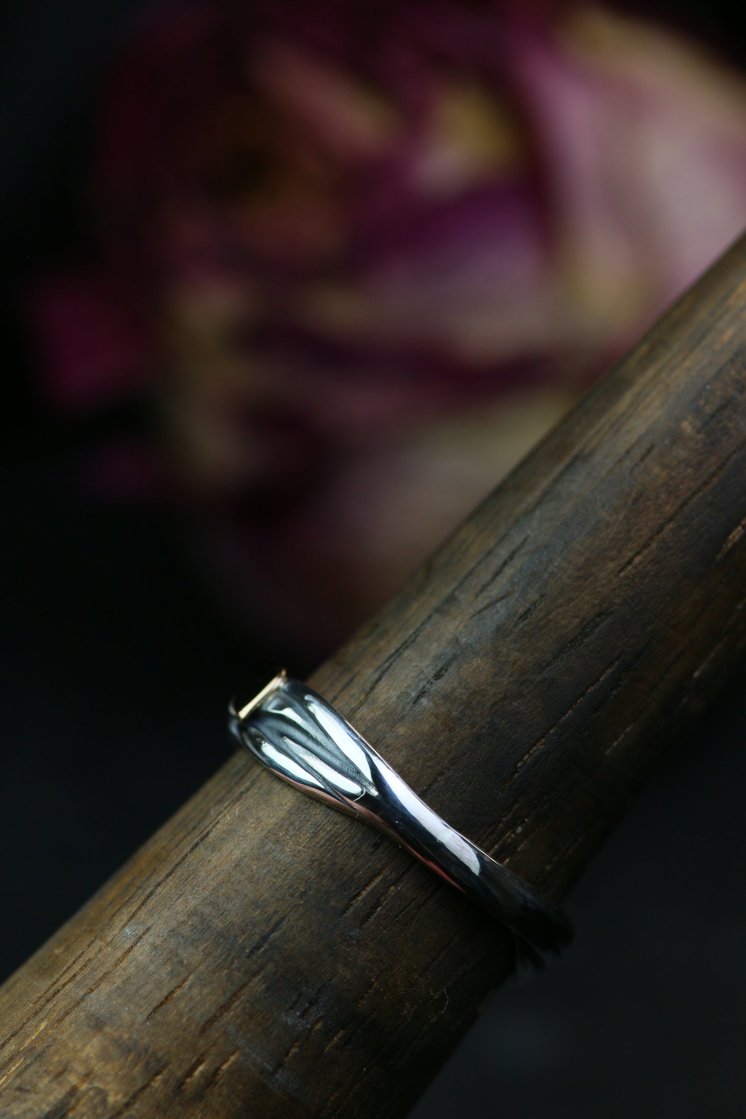 HERZ AUS GOLD – Infinity Ring aus Silber 925 mit handgefeiltem 18K Roségold Herz · Ringgrösse EU 52 - 53