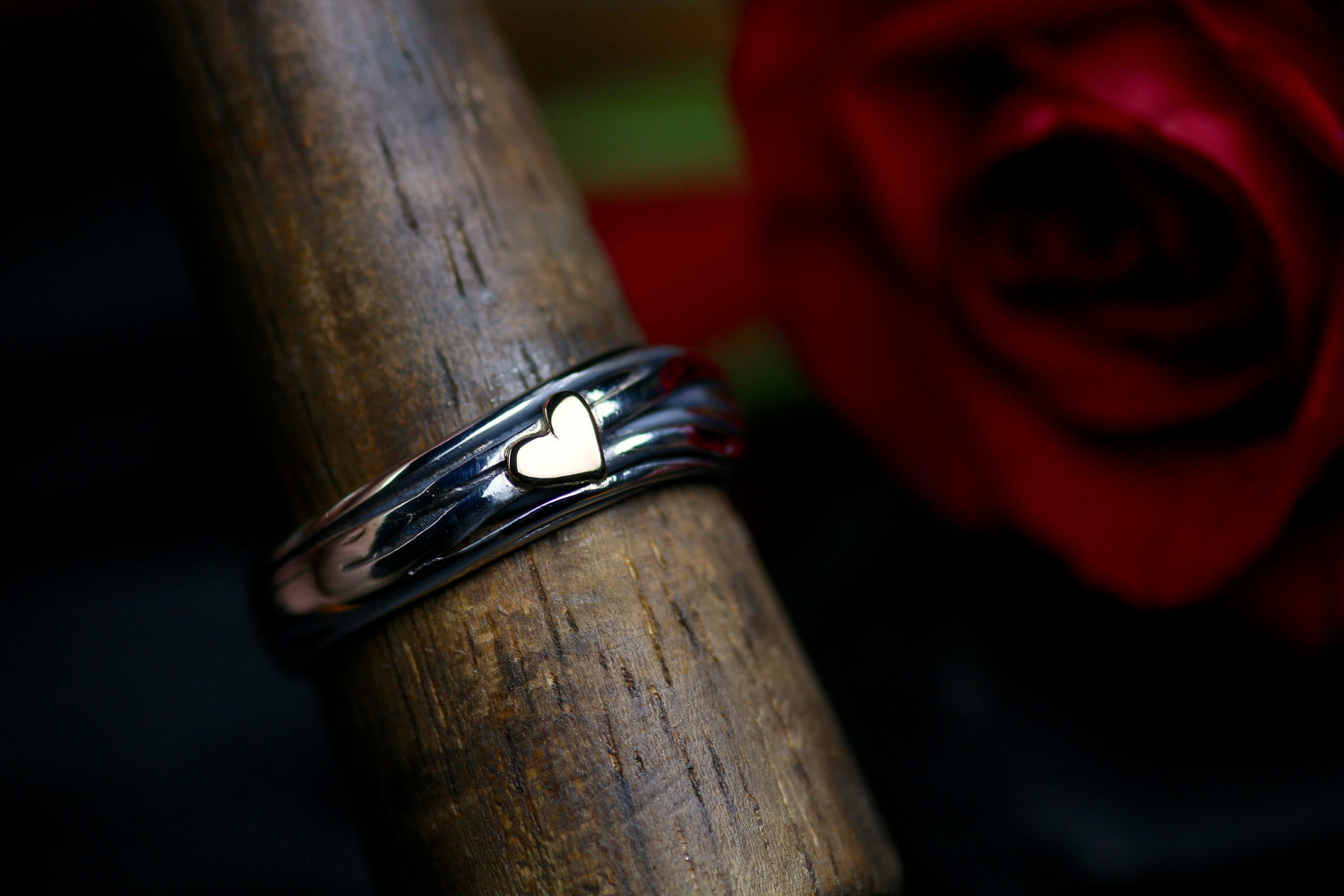 HERZ AUS GOLD INFINITY Unikat Ring aus Silber 925 mit 18k Rosé Gold Herz · Ringgrösse EU 60