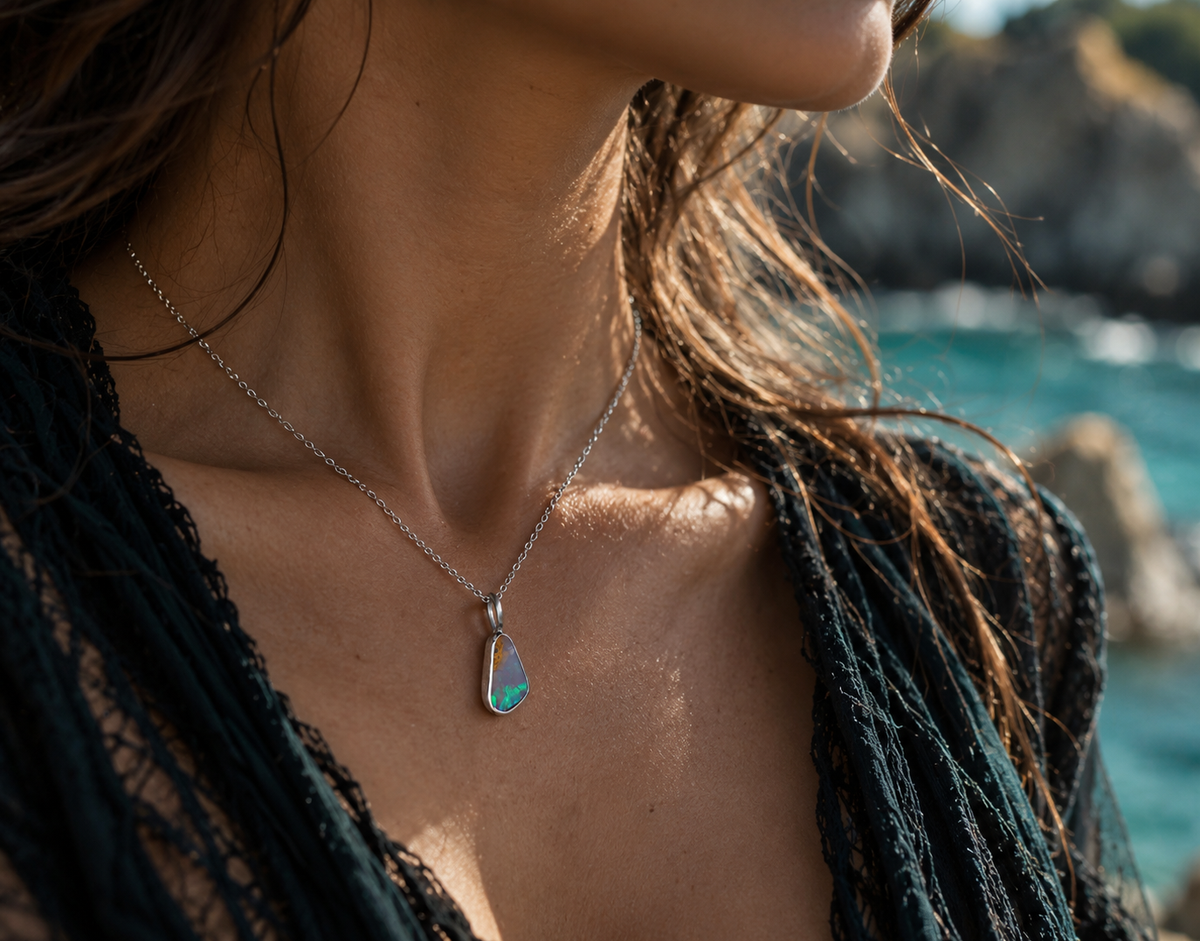 AQUA SERENA • Silberanhänger 925 mit australischem Opal · Unikat