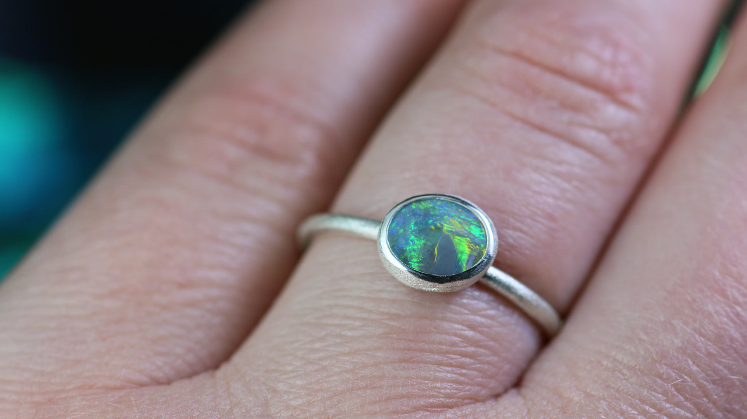 AURA Black Opal Ring aus Silber 925 · Ringgrösse EU 56