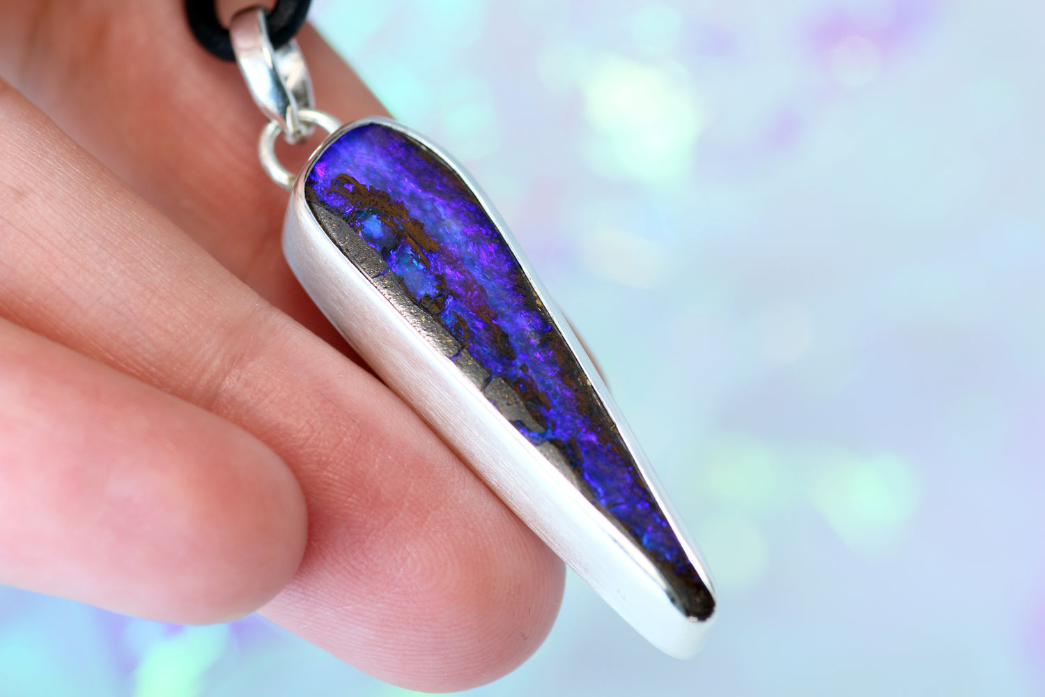 BLUE LAVA Boulder Opal Silberanhänger