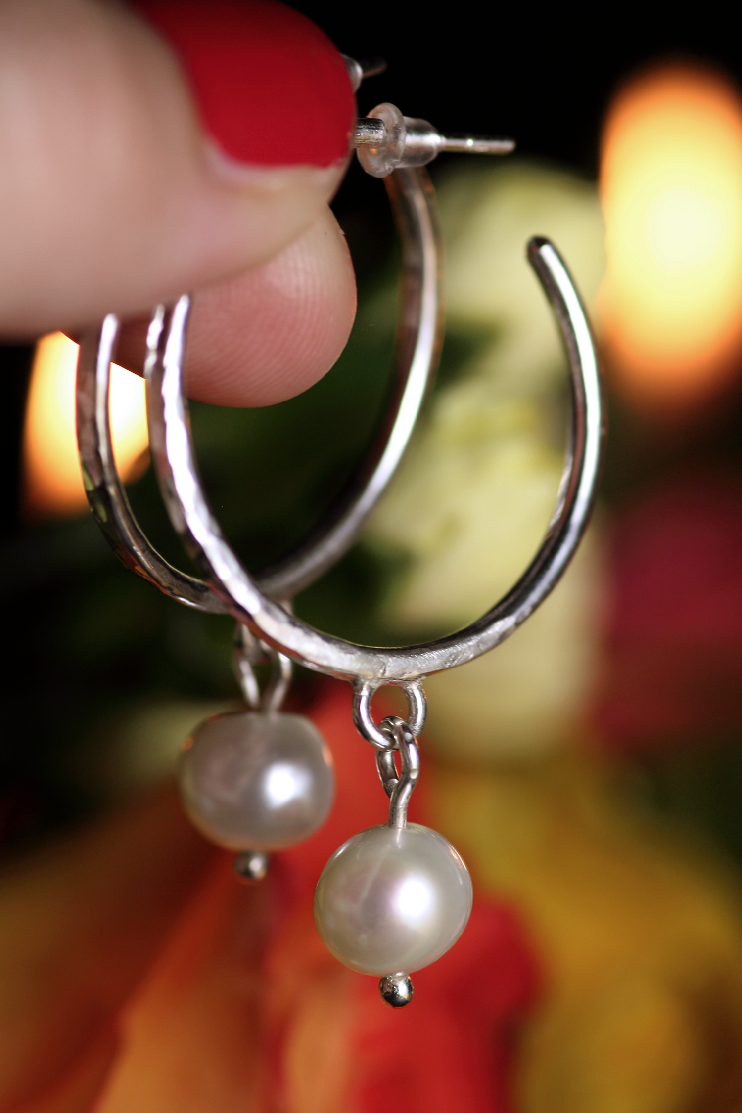 LUNA LACRIMA Silber-Creolen mit Perlen & Hammerschlag-Textur · Boho Silberohrringe · Handgemacht, einzigartig