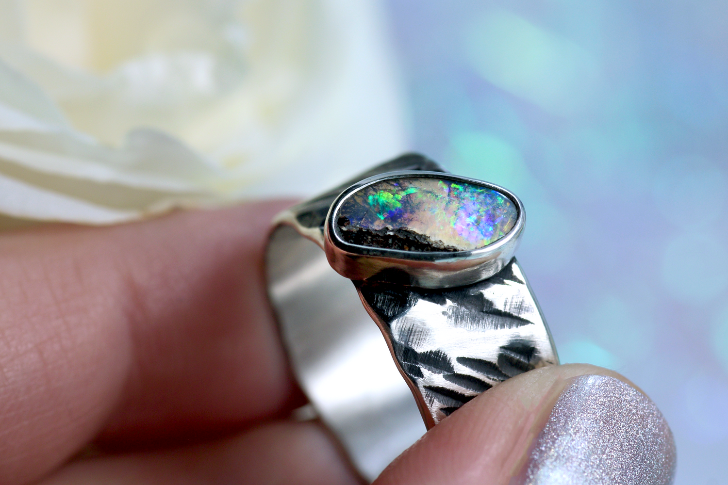 NAMIR AURORA Boho Silberrring mit australischem Opal – Handgemachter, einzigartiger Unisex-Ring · Ringgrösse EU 63