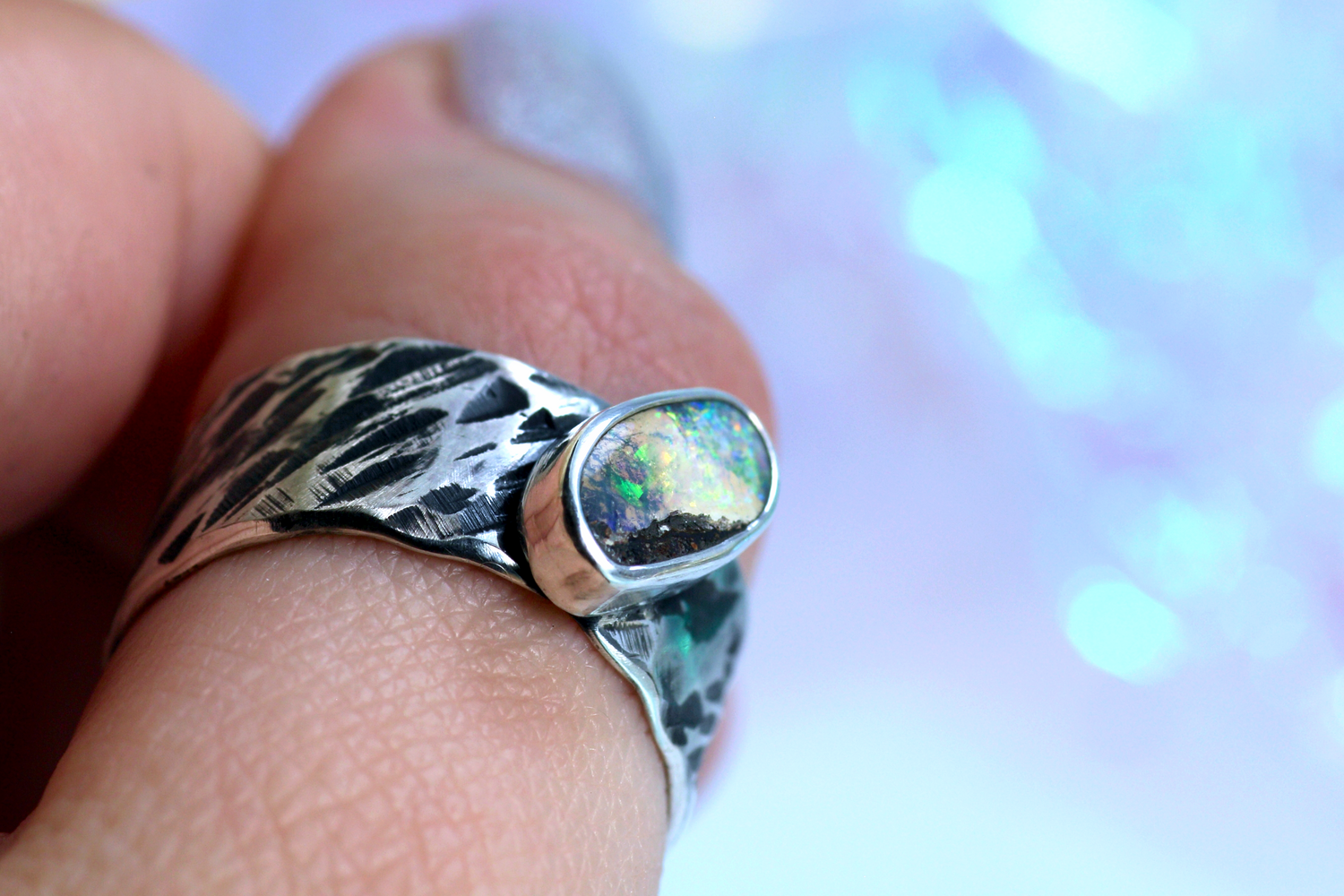 NAMIR AURORA Boho Silberrring mit australischem Opal – Handgemachter, einzigartiger Unisex-Ring · Ringgrösse EU 63