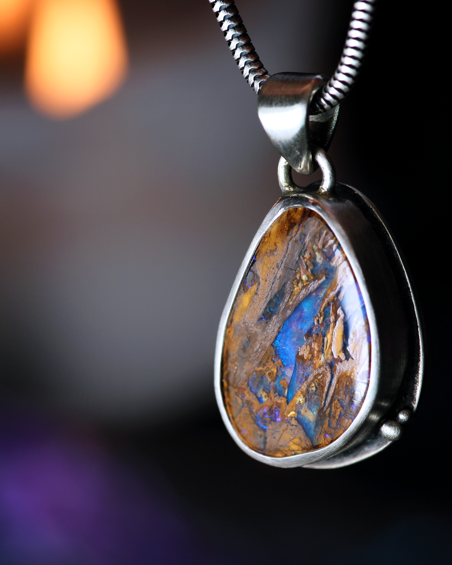 VIOLARIS Opal Anhänger aus Silber 925 · mit Wood Boulder Opal