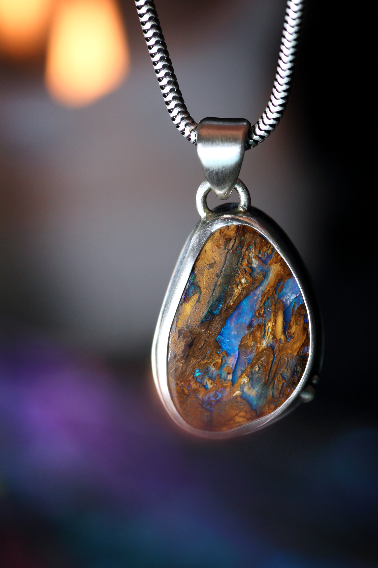 VIOLARIS Opal Anhänger aus Silber 925 · mit Wood Boulder Opal