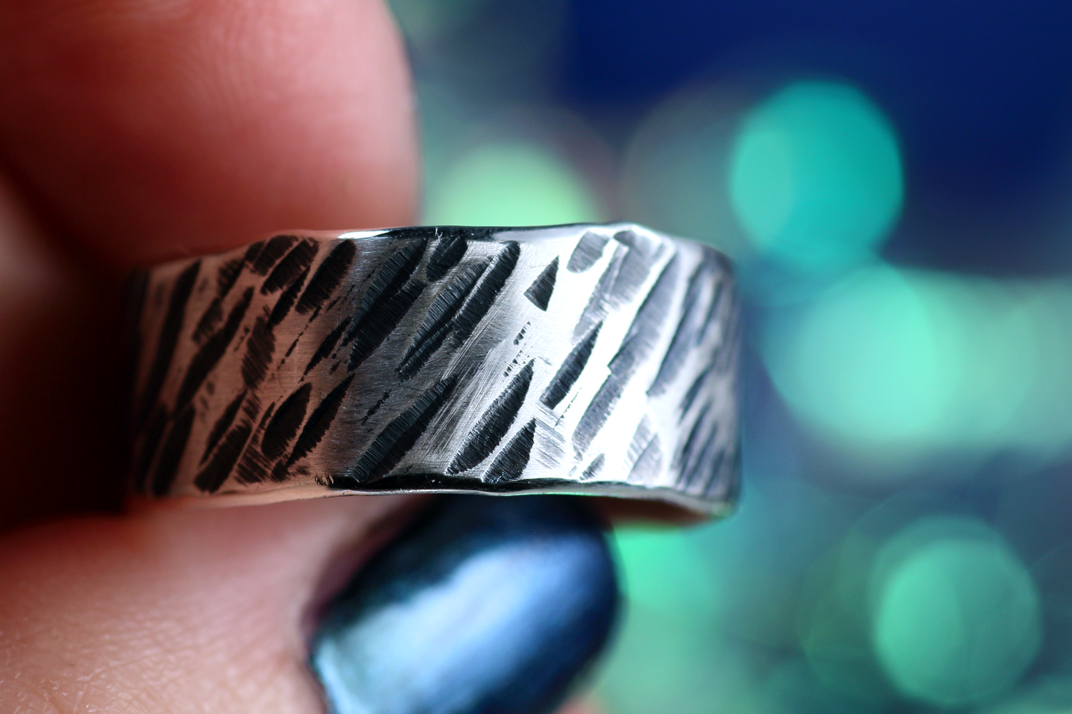 IRIS IMMORTALIS Boho Silberrring mit australischem Opal – Handgemachter, einzigartiger Unisex-Ring · Ringgrösse EU 63