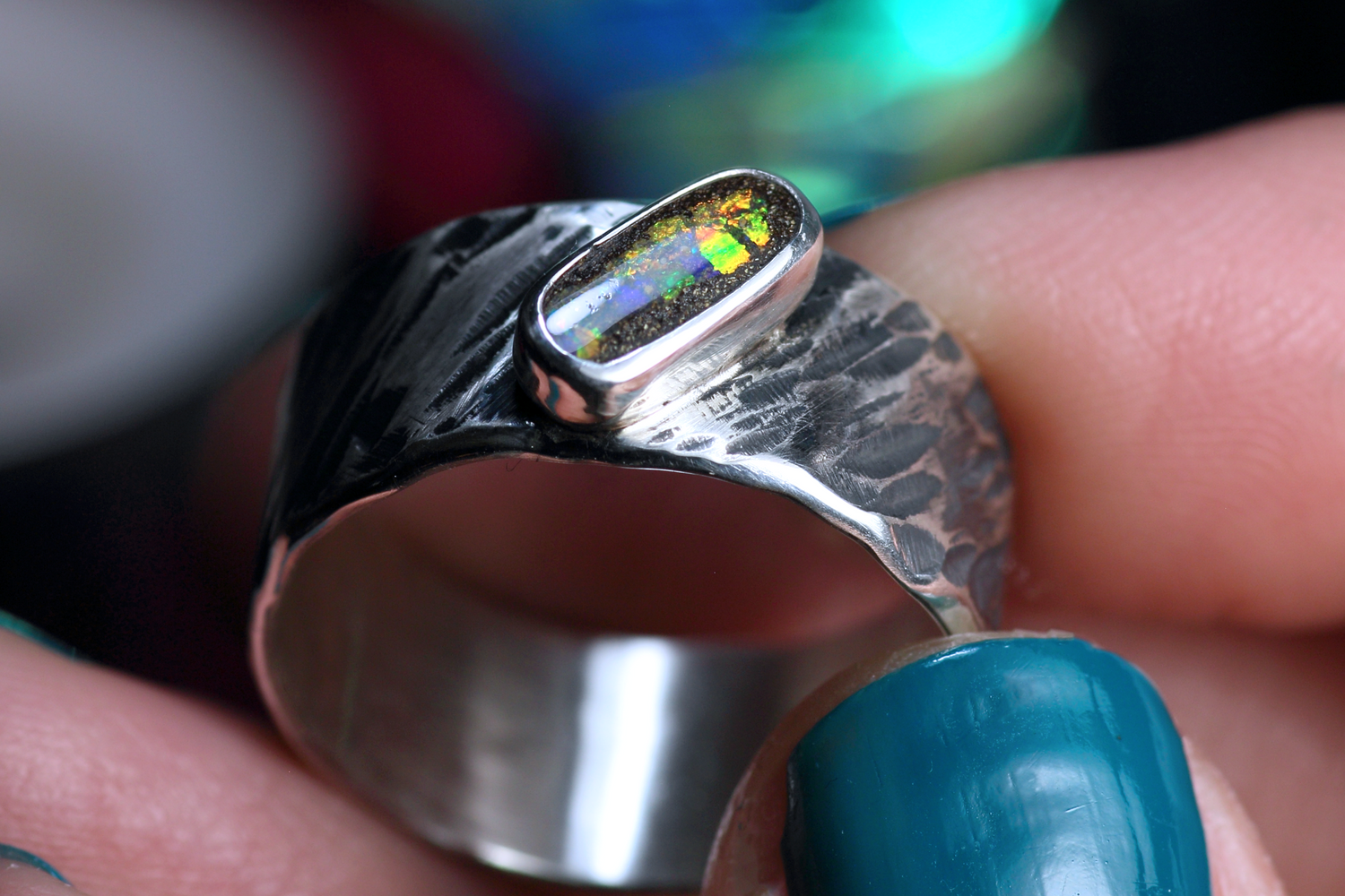 IRIS IMMORTALIS Boho Silberrring mit australischem Opal – Handgemachter, einzigartiger Unisex-Ring · Ringgrösse EU 63