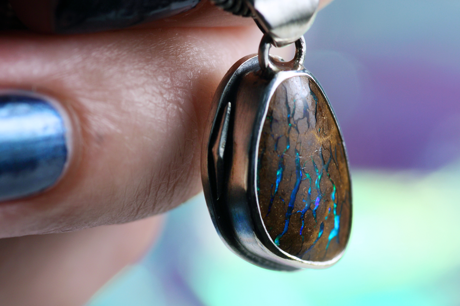 LUX NEXUS Silberanhänger mit australischem Opal – Handgemachter, einzigartiger Anhänger