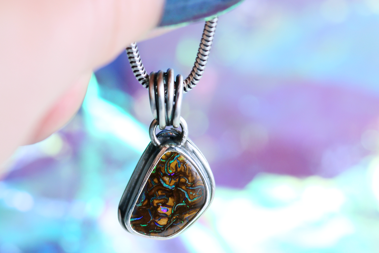 MATRIX LUX Silberanhänger mit australischem Matrix Opal – Handgemachter, einzigartiger Opalanhänger