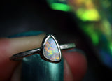 FLORES AMORIS Silberring mit atemberaubenden australischem Opal – Handgemachter, einzigartiger Damenring · Ringgrösse EU 52 - 53