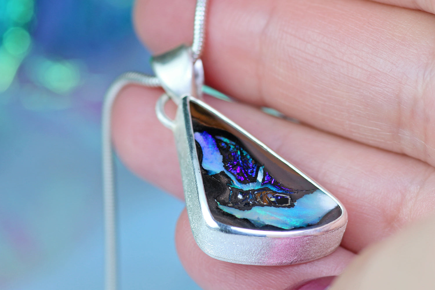 ARCANA MARINA Silberanhänger mit australischem Opal – Mystischer Silberschmuck