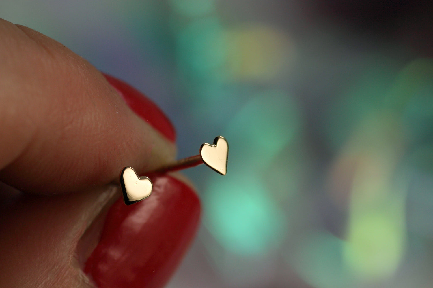 HERZ AUS GOLD Ohrrstecker aus Silber 925 mit 18K Rotgold Herzen – Handgemachter, einzigartiger Ohrschmuck