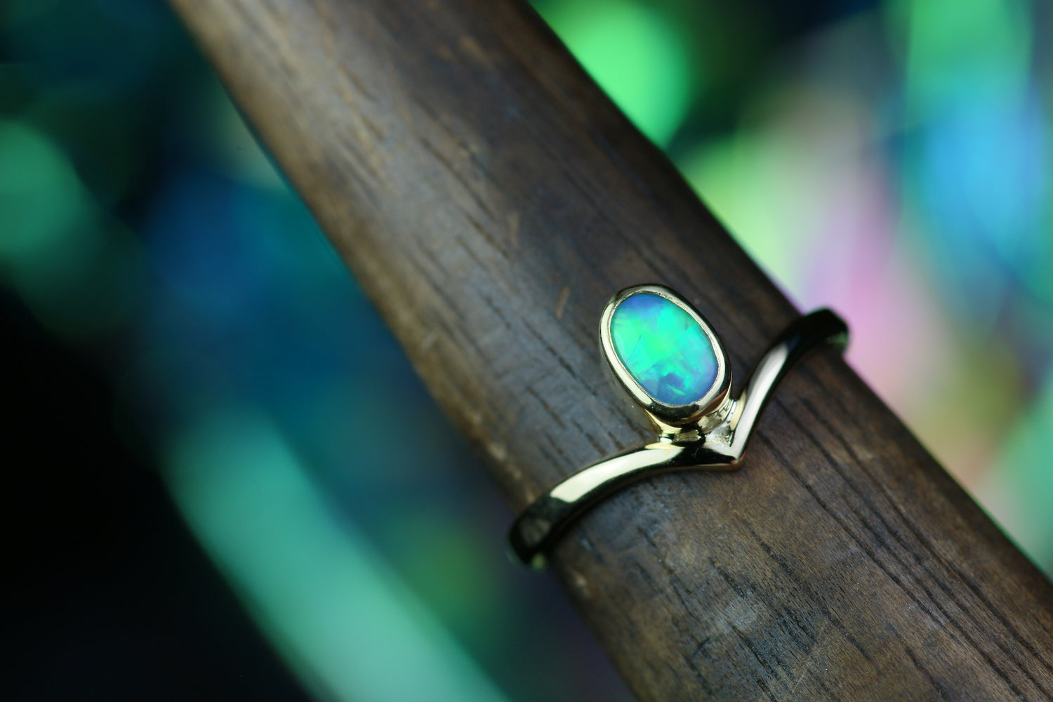 AUREA LAGUNA Opalring aus 18K Gelbgold · Ringgrösse EU 50