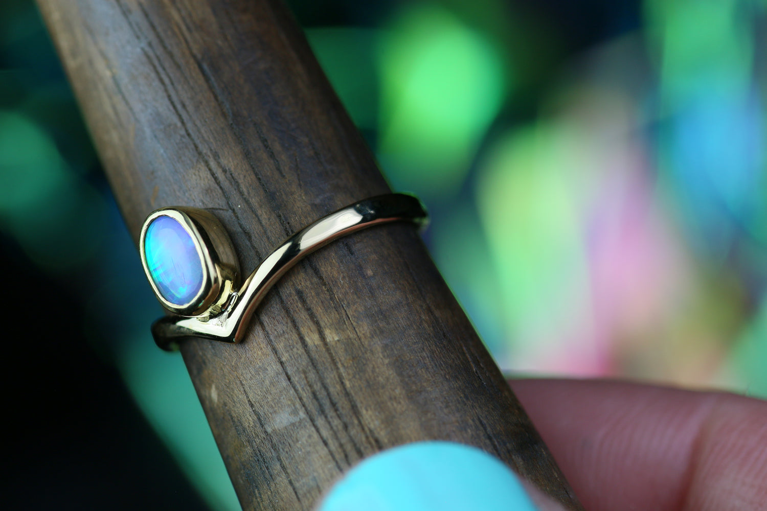 AUREA LAGUNA Opalring aus 18K Gelbgold · Ringgrösse EU 50