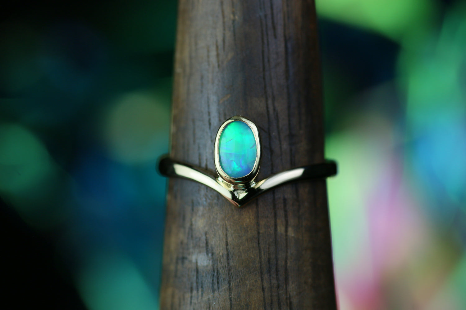 AUREA LAGUNA Opalring aus 18K Gelbgold · Ringgrösse EU 50