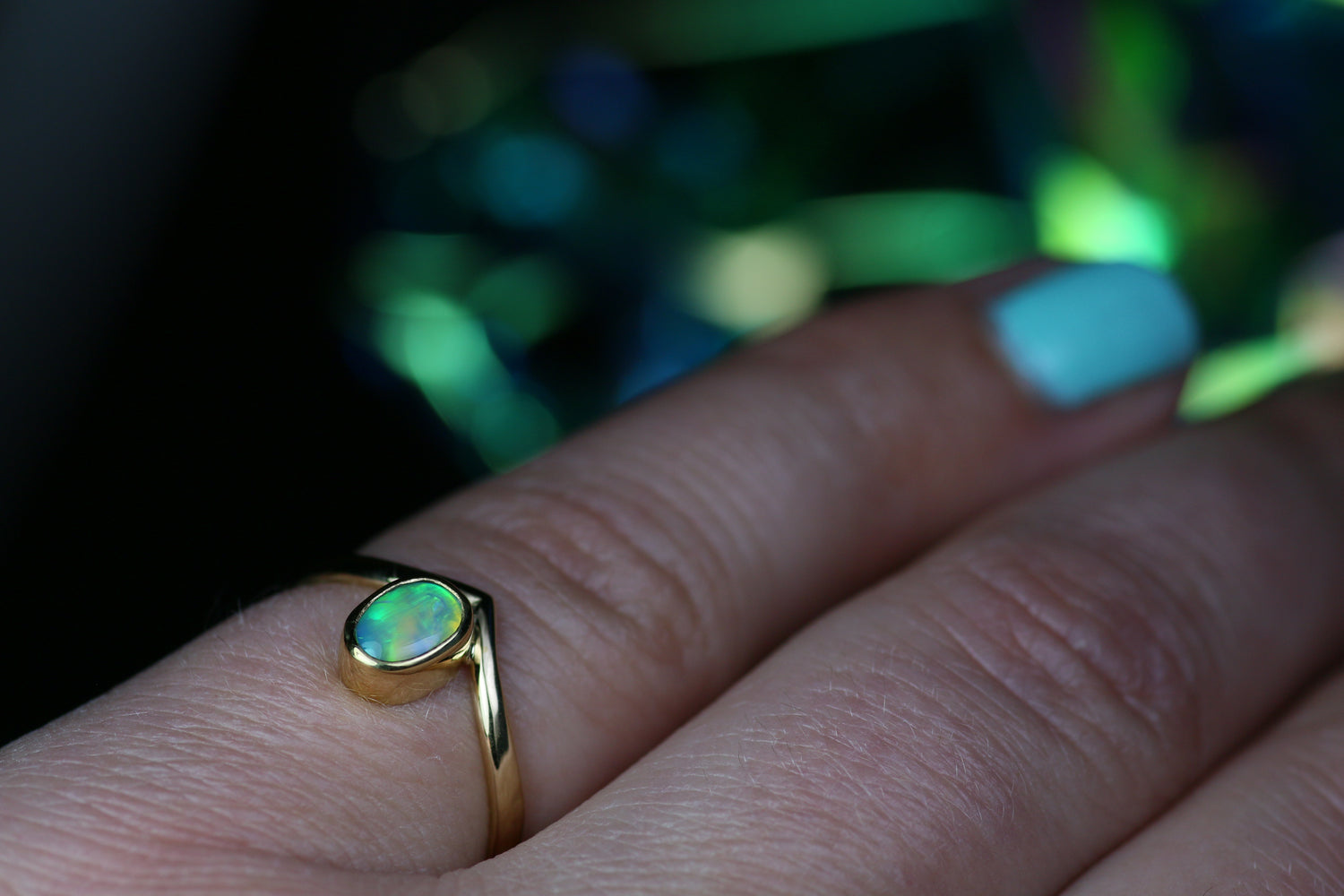AUREA LAGUNA Opalring aus 18K Gelbgold · Ringgrösse EU 50