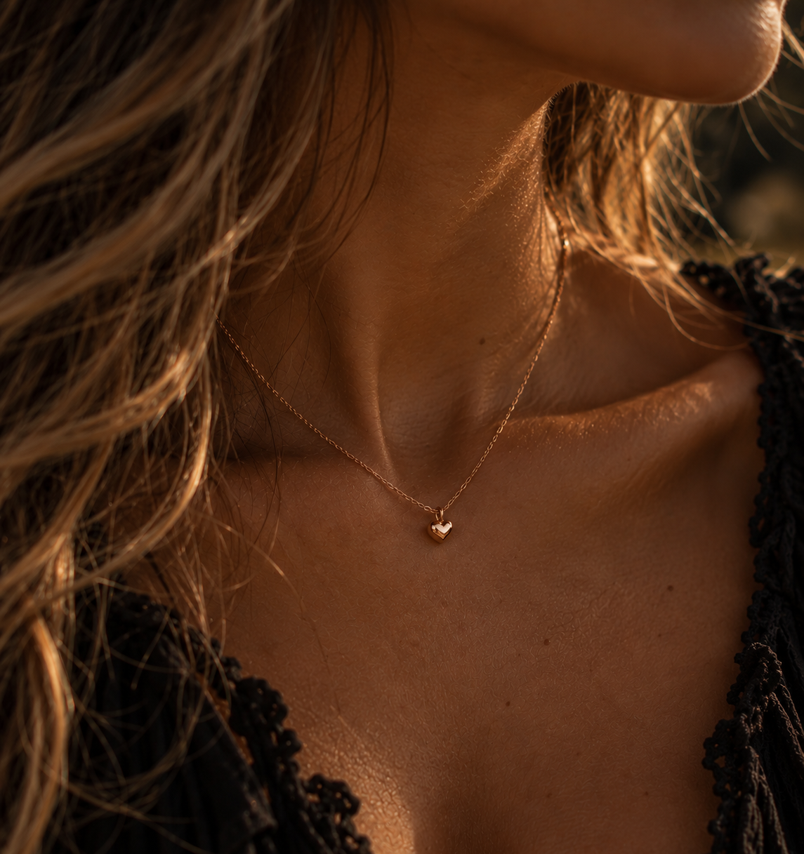 CORA · Herzanhänger aus 18k Gold