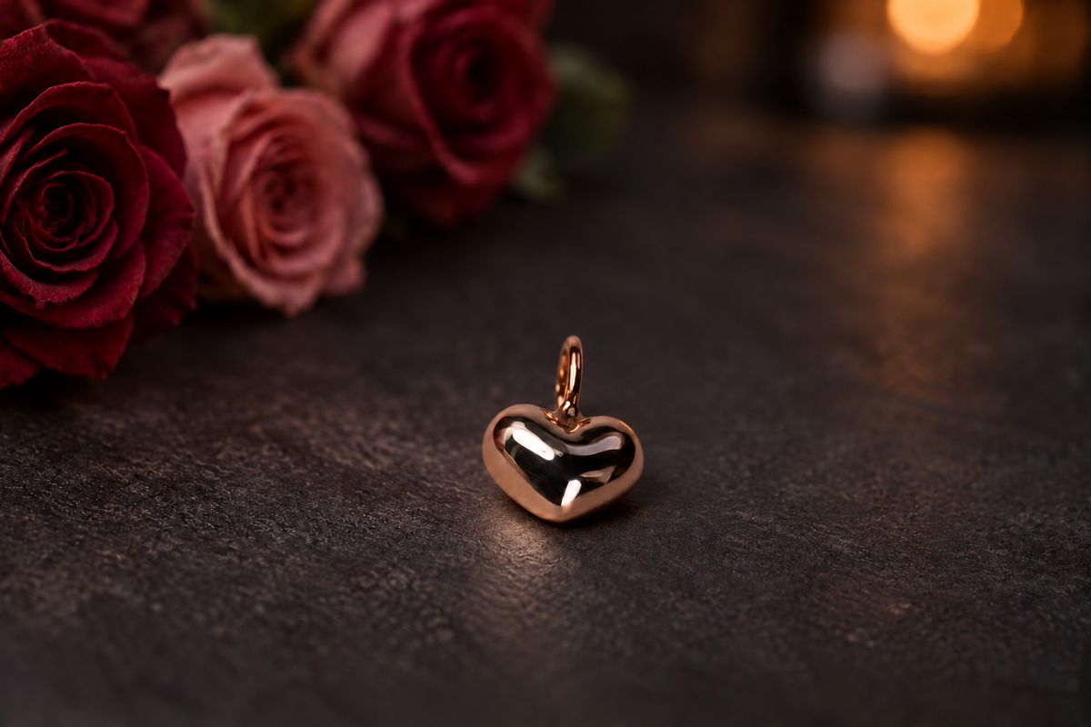CORA · Heart pendant in 18k gold
