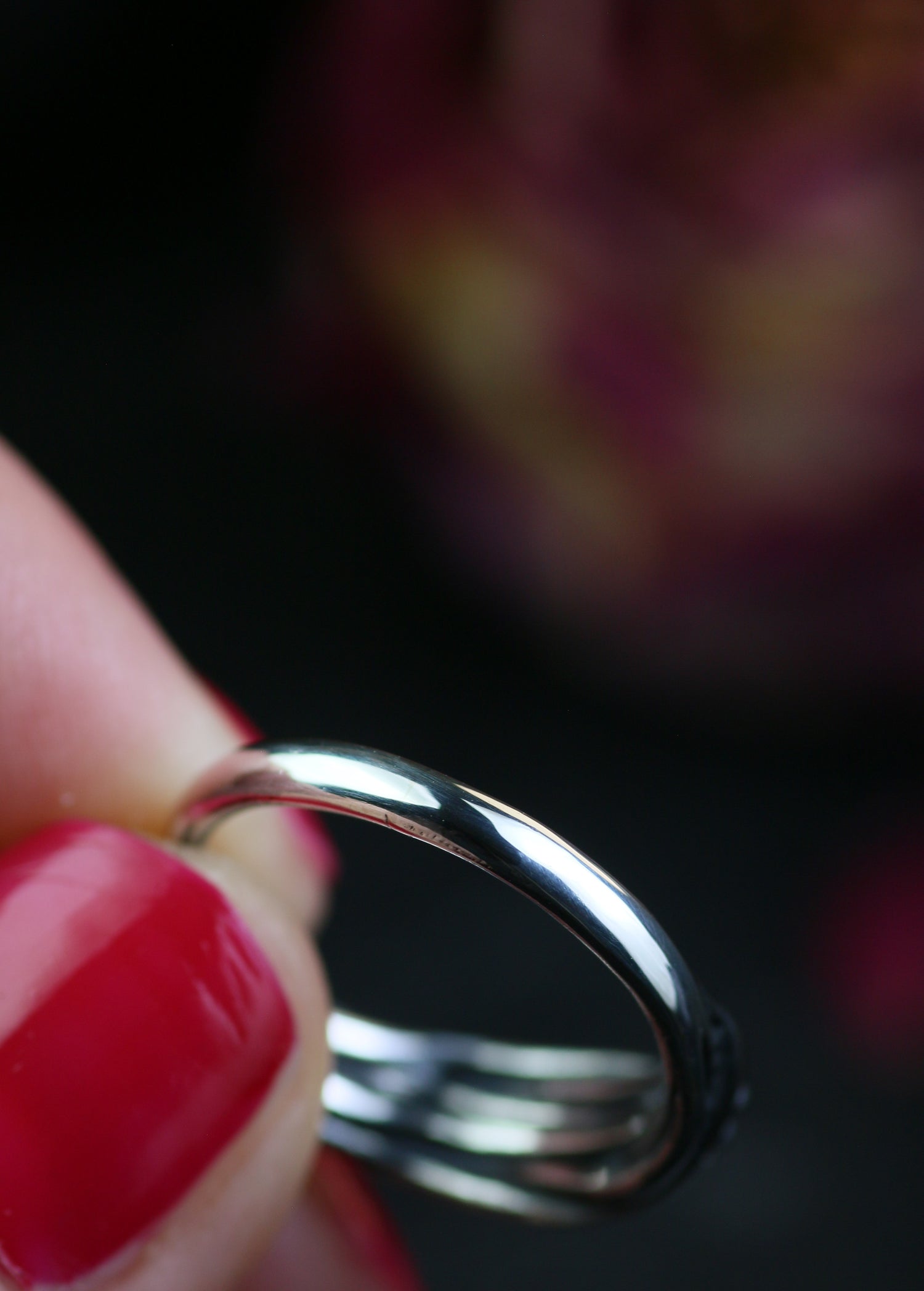 Infinity Ring aus Silber 925 mit handgefeiltem Herz aus 18K Roségold – Symbol ewiger Liebe, Rückseite